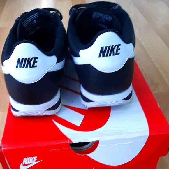 Nike Cortex - Picture 2 of 3